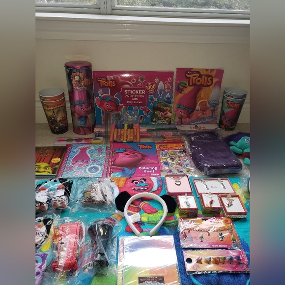 DreamWorks Toys and Crafts Bundle - Picture 3 of 13